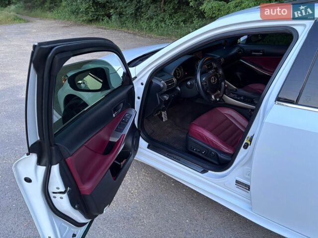 Білий Лексус ІС, об'ємом двигуна 2.5 л та пробігом 204 тис. км за 17000 $, фото 7 на Automoto.ua
