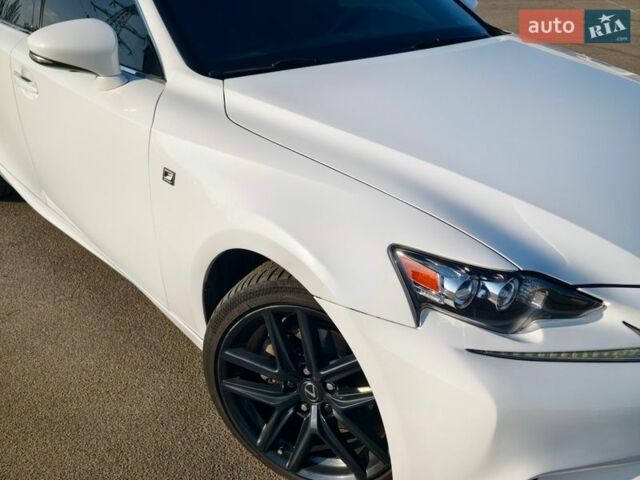 Белый Лексус ИС, объемом двигателя 2.5 л и пробегом 121 тыс. км за 16500 $, фото 19 на Automoto.ua