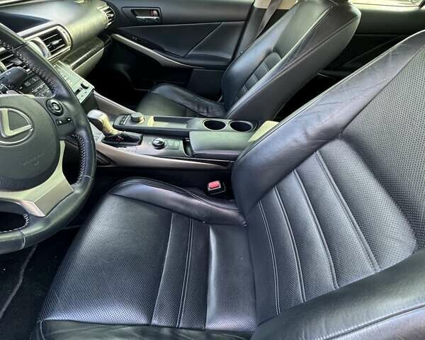 Білий Лексус ІС, об'ємом двигуна 2.5 л та пробігом 139 тис. км за 16499 $, фото 15 на Automoto.ua