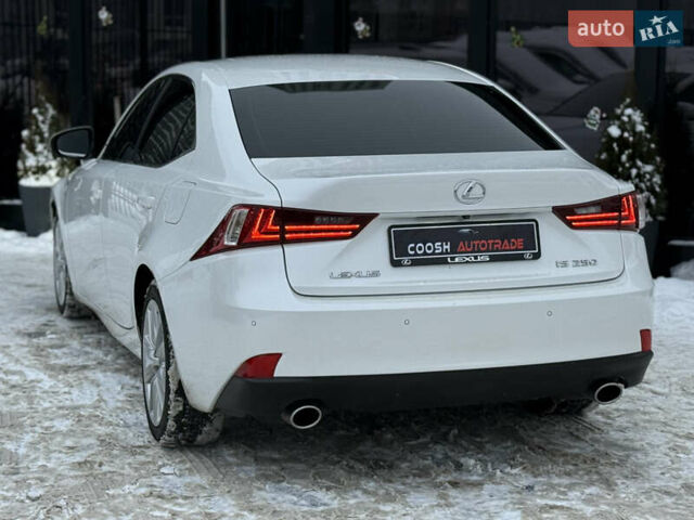 Білий Лексус ІС, об'ємом двигуна 2.5 л та пробігом 143 тис. км за 16800 $, фото 11 на Automoto.ua