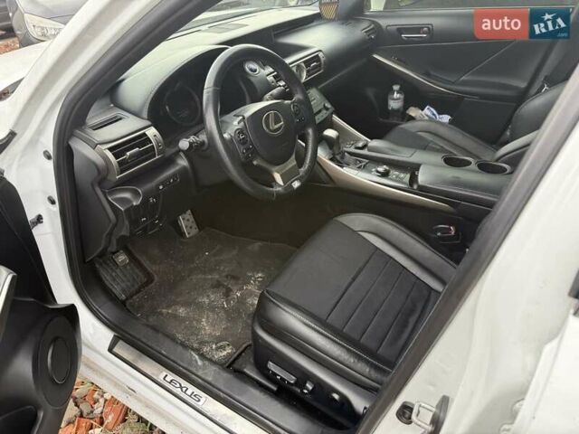 Білий Лексус ІС, об'ємом двигуна 2.49 л та пробігом 150 тис. км за 14400 $, фото 9 на Automoto.ua