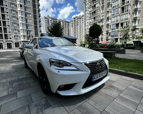 Лексус ІС 2013 у Києві на Automoto.ua Білий Лексус ІС, об'ємом двигуна 2.5 л та пробігом 126 тис. км за 16500 $, фото 7 на Automoto.ua
