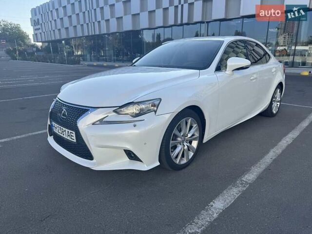Білий Лексус ІС, об'ємом двигуна 2.5 л та пробігом 176 тис. км за 16700 $, фото 4 на Automoto.ua