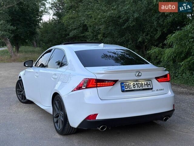 Білий Лексус ІС, об'ємом двигуна 2.5 л та пробігом 204 тис. км за 17000 $, фото 3 на Automoto.ua