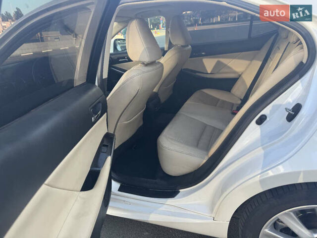 Білий Лексус ІС, об'ємом двигуна 2.5 л та пробігом 177 тис. км за 16300 $, фото 18 на Automoto.ua