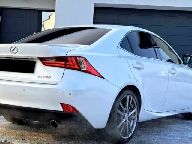Білий Лексус ІС, об'ємом двигуна 2.5 л та пробігом 145 тис. км за 10000 $, фото 3 на Automoto.ua