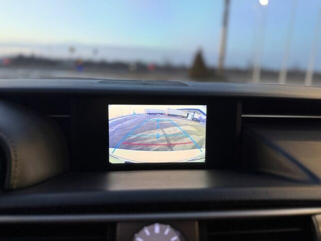 Белый Лексус ИС, объемом двигателя 2.5 л и пробегом 185 тыс. км за 14900 $, фото 10 на Automoto.ua