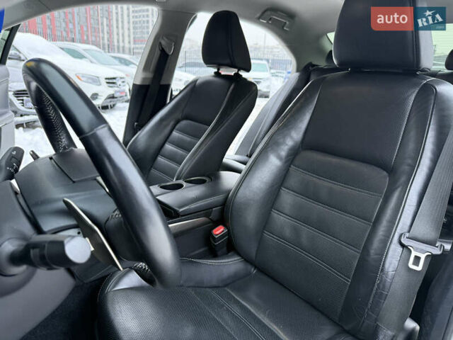 Білий Лексус ІС, об'ємом двигуна 2.5 л та пробігом 143 тис. км за 16800 $, фото 18 на Automoto.ua