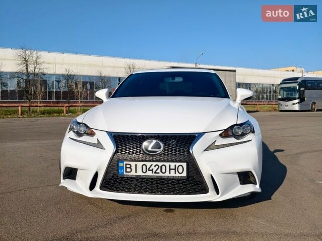 Белый Лексус ИС, объемом двигателя 2.5 л и пробегом 121 тыс. км за 16500 $, фото 1 на Automoto.ua