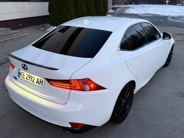 Белый Лексус ИС, объемом двигателя 2.5 л и пробегом 185 тыс. км за 14900 $, фото 1 на Automoto.ua