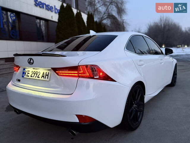 Белый Лексус ИС, объемом двигателя 2.5 л и пробегом 185 тыс. км за 14900 $, фото 9 на Automoto.ua