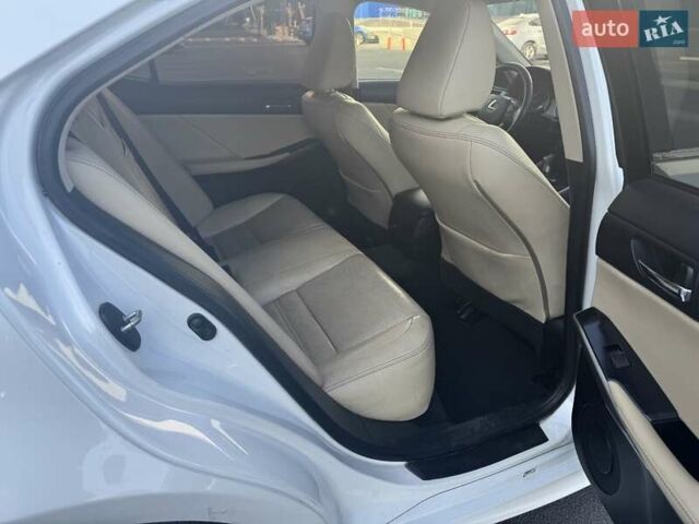 Білий Лексус ІС, об'ємом двигуна 2.5 л та пробігом 176 тис. км за 16700 $, фото 10 на Automoto.ua
