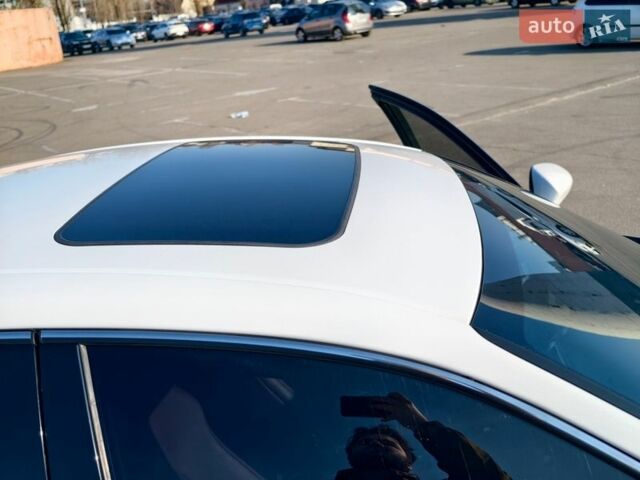 Белый Лексус ИС, объемом двигателя 2.5 л и пробегом 121 тыс. км за 16500 $, фото 10 на Automoto.ua