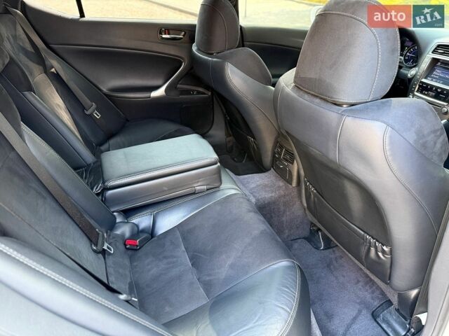 Белый Лексус ИС, объемом двигателя 2.5 л и пробегом 258 тыс. км за 14500 $, фото 29 на Automoto.ua