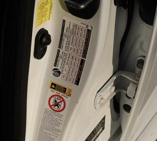 Белый Лексус ИС, объемом двигателя 2.5 л и пробегом 90 тыс. км за 16500 $, фото 29 на Automoto.ua