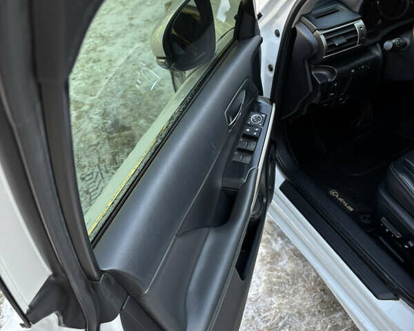 Білий Лексус ІС, об'ємом двигуна 2.5 л та пробігом 144 тис. км за 14500 $, фото 15 на Automoto.ua