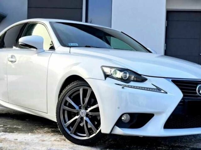 Білий Лексус ІС, об'ємом двигуна 2.5 л та пробігом 145 тис. км за 10000 $, фото 1 на Automoto.ua