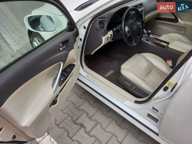 Білий Лексус ІС, об'ємом двигуна 2.5 л та пробігом 239 тис. км за 11500 $, фото 10 на Automoto.ua