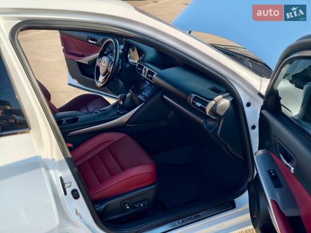 Белый Лексус ИС, объемом двигателя 2.5 л и пробегом 121 тыс. км за 16500 $, фото 30 на Automoto.ua