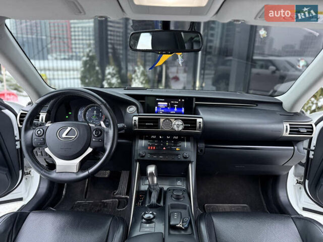 Білий Лексус ІС, об'ємом двигуна 2.5 л та пробігом 143 тис. км за 16800 $, фото 23 на Automoto.ua