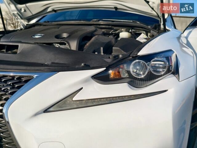 Белый Лексус ИС, объемом двигателя 2.5 л и пробегом 121 тыс. км за 16500 $, фото 29 на Automoto.ua
