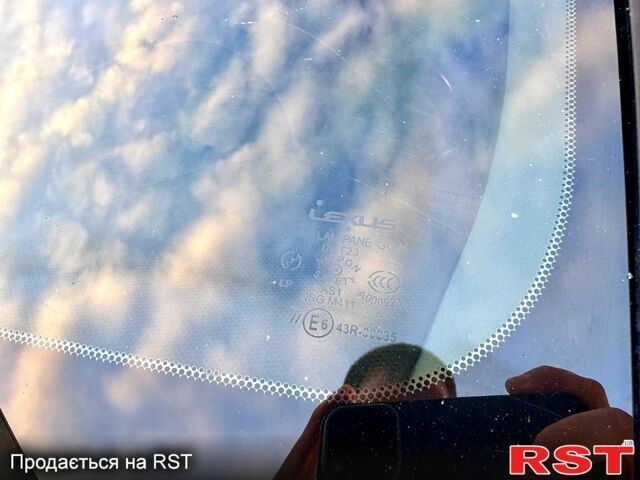 Белый Лексус ИС, объемом двигателя 2.5 л и пробегом 135 тыс. км за 15900 $, фото 8 на Automoto.ua