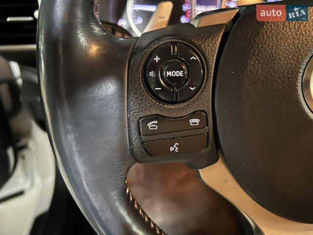 Белый Лексус ИС, объемом двигателя 2.5 л и пробегом 180 тыс. км за 16800 $, фото 20 на Automoto.ua