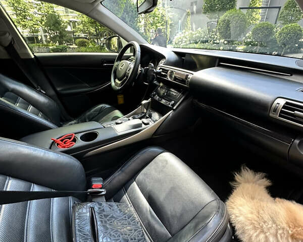 Лексус ІС 2013 у Києві на Automoto.ua Білий Лексус ІС, об'ємом двигуна 2.5 л та пробігом 126 тис. км за 16500 $, фото 10 на Automoto.ua