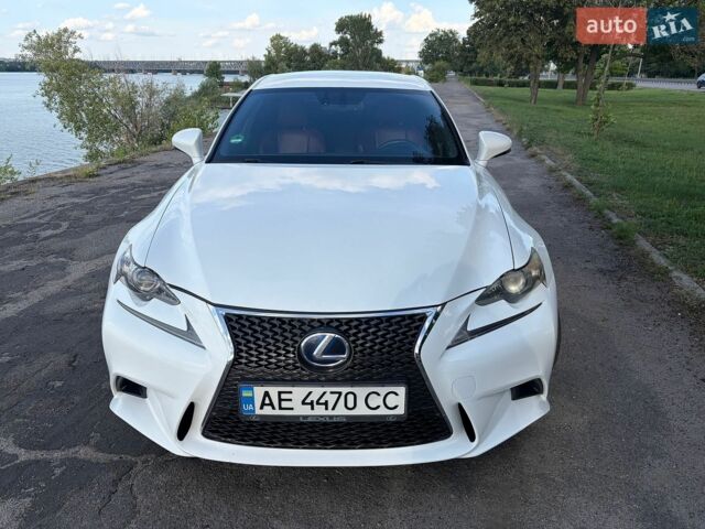 Белый Лексус ИС, объемом двигателя 2.49 л и пробегом 222 тыс. км за 14200 $, фото 1 на Automoto.ua