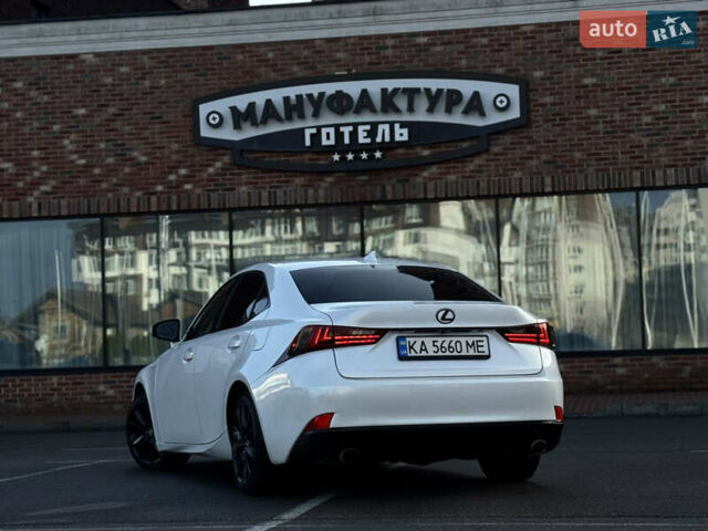 Белый Лексус ИС, объемом двигателя 2.5 л и пробегом 143 тыс. км за 14850 $, фото 16 на Automoto.ua