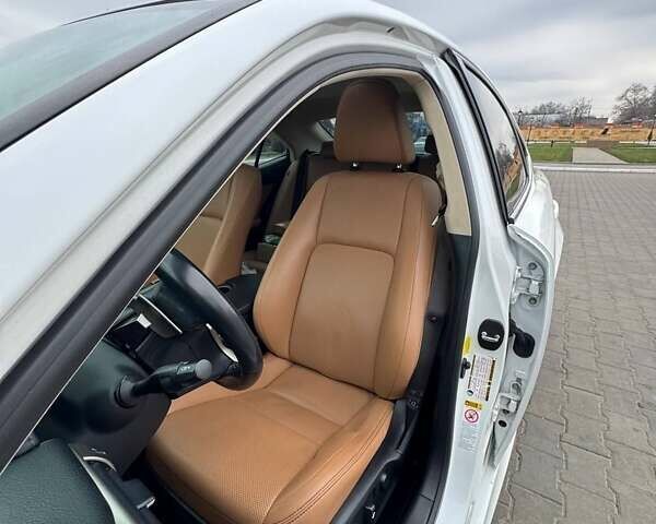 Білий Лексус ІС, об'ємом двигуна 2.5 л та пробігом 136 тис. км за 17900 $, фото 14 на Automoto.ua