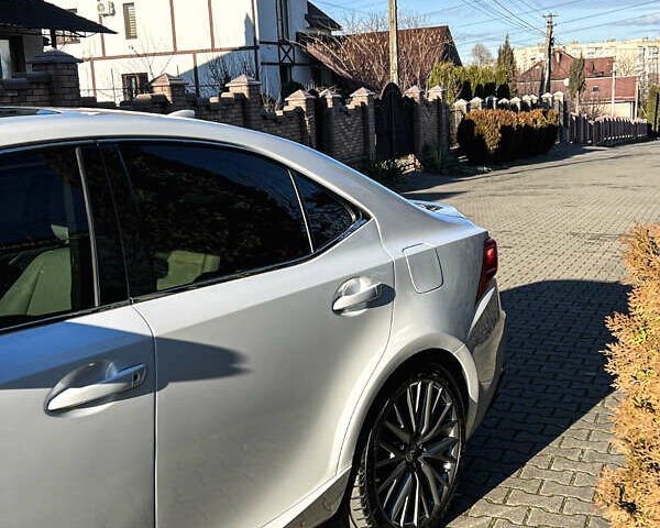 Білий Лексус ІС, об'ємом двигуна 2.5 л та пробігом 130 тис. км за 16800 $, фото 2 на Automoto.ua