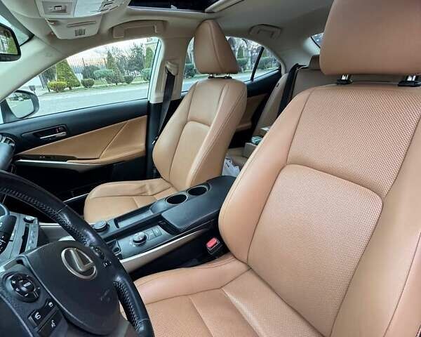 Білий Лексус ІС, об'ємом двигуна 2.5 л та пробігом 136 тис. км за 17900 $, фото 12 на Automoto.ua