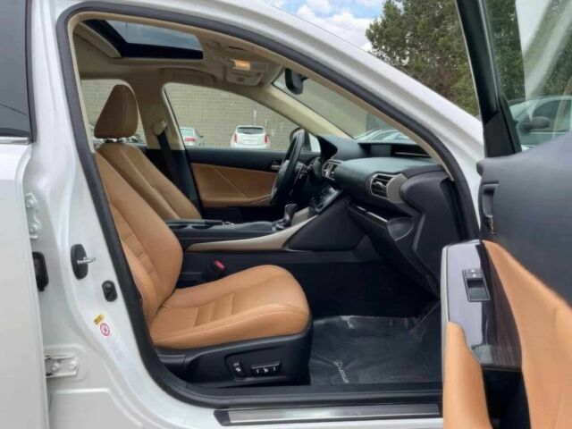 Білий Лексус ІС, об'ємом двигуна 3.5 л та пробігом 84 тис. км за 17500 $, фото 8 на Automoto.ua