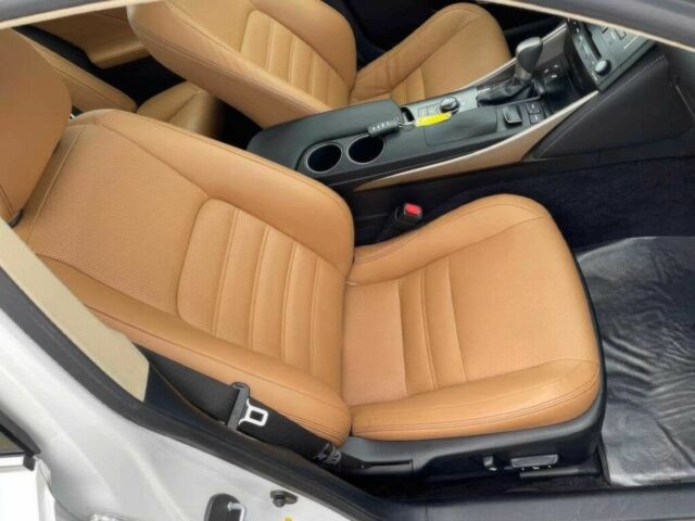 Білий Лексус ІС, об'ємом двигуна 3.5 л та пробігом 84 тис. км за 17500 $, фото 9 на Automoto.ua