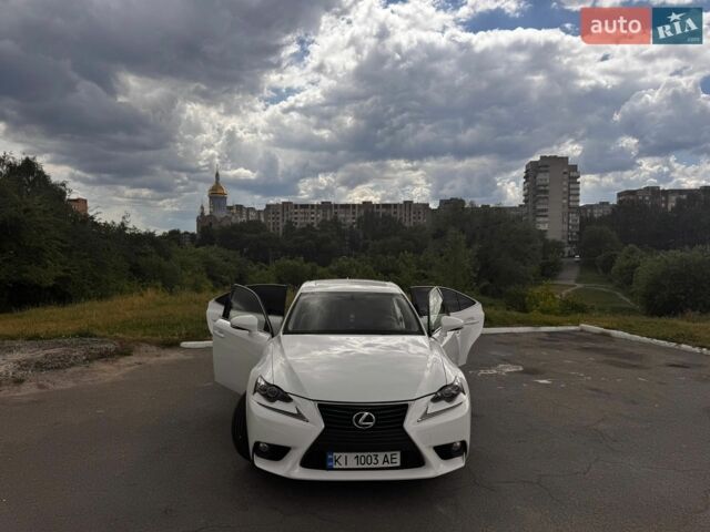Белый Лексус ИС, объемом двигателя 2.5 л и пробегом 210 тыс. км за 14699 $, фото 11 на Automoto.ua