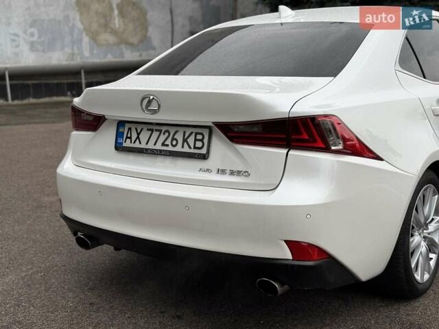Белый Лексус ИС, объемом двигателя 2.5 л и пробегом 240 тыс. км за 12500 $, фото 23 на Automoto.ua