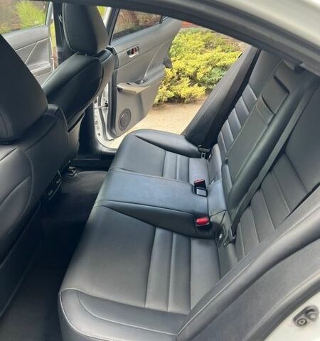 Білий Лексус ІС, об'ємом двигуна 2.5 л та пробігом 177 тис. км за 17000 $, фото 12 на Automoto.ua