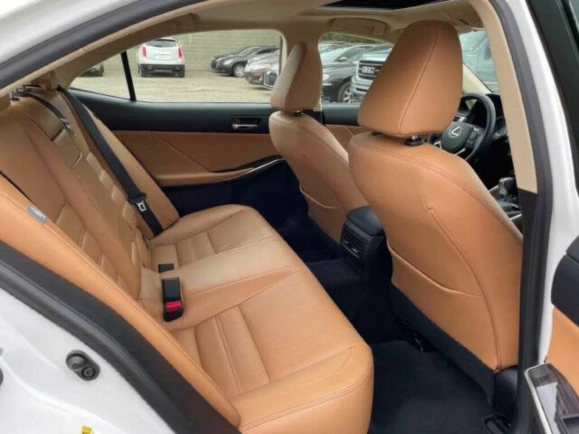 Білий Лексус ІС, об'ємом двигуна 3.5 л та пробігом 84 тис. км за 17500 $, фото 10 на Automoto.ua