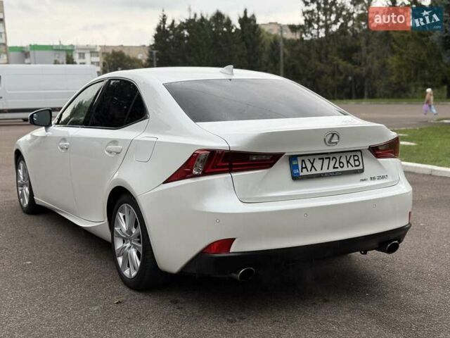 Белый Лексус ИС, объемом двигателя 2.5 л и пробегом 240 тыс. км за 12500 $, фото 31 на Automoto.ua