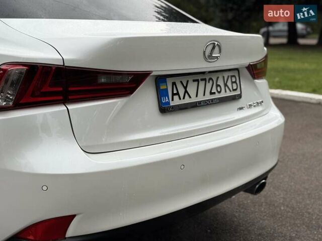 Белый Лексус ИС, объемом двигателя 2.5 л и пробегом 240 тыс. км за 12500 $, фото 33 на Automoto.ua