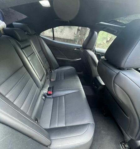 Білий Лексус ІС, об'ємом двигуна 2.5 л та пробігом 177 тис. км за 17000 $, фото 14 на Automoto.ua