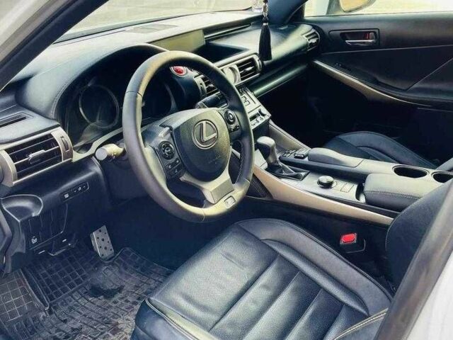 Белый Лексус ИС, объемом двигателя 2.5 л и пробегом 196 тыс. км за 9800 $, фото 6 на Automoto.ua