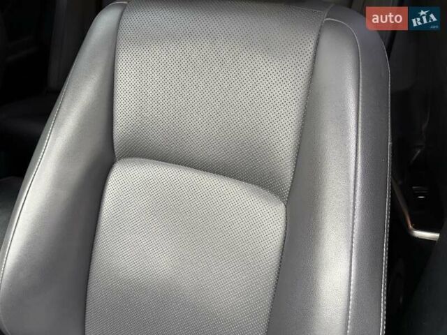 Белый Лексус ИС, объемом двигателя 2.5 л и пробегом 240 тыс. км за 12500 $, фото 61 на Automoto.ua