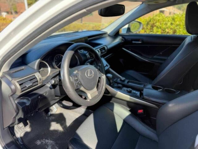 Білий Лексус ІС, об'ємом двигуна 2.5 л та пробігом 88 тис. км за 4350 $, фото 10 на Automoto.ua