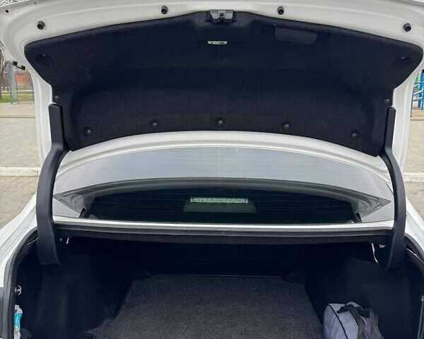 Білий Лексус ІС, об'ємом двигуна 2.5 л та пробігом 136 тис. км за 17900 $, фото 13 на Automoto.ua