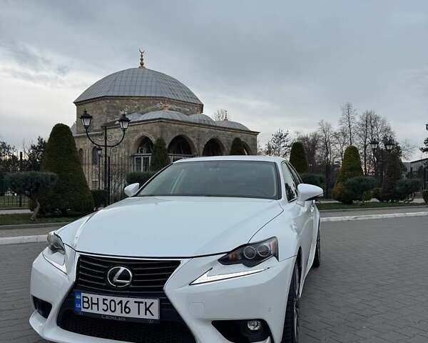 Белый Лексус ИС, объемом двигателя 2.5 л и пробегом 136 тыс. км за 16400 $, фото 1 на Automoto.ua