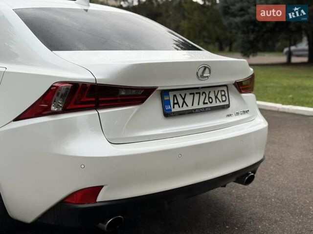 Белый Лексус ИС, объемом двигателя 2.5 л и пробегом 240 тыс. км за 12500 $, фото 32 на Automoto.ua