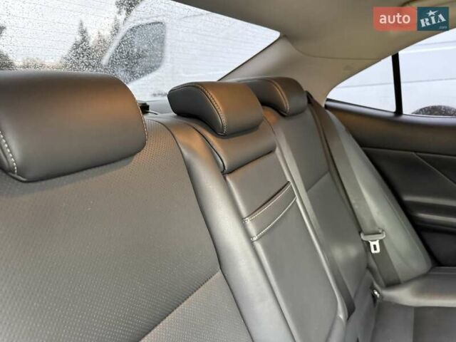 Белый Лексус ИС, объемом двигателя 2.5 л и пробегом 240 тыс. км за 12500 $, фото 46 на Automoto.ua
