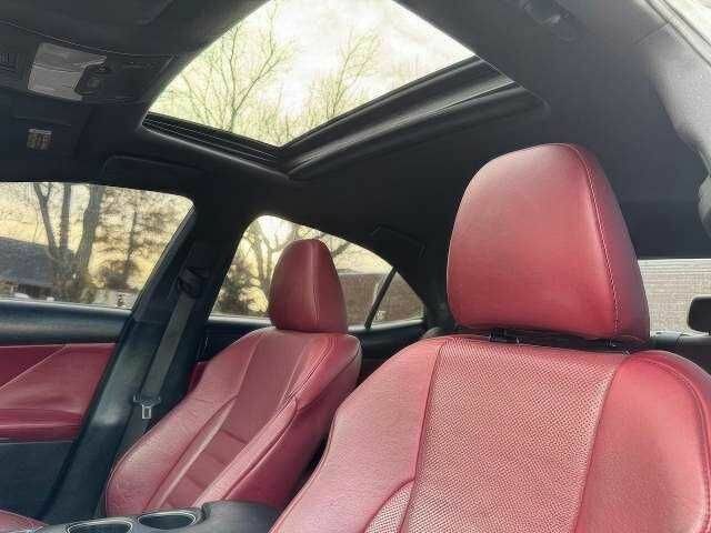 Белый Лексус ИС, объемом двигателя 2.5 л и пробегом 99 тыс. км за 8600 $, фото 12 на Automoto.ua